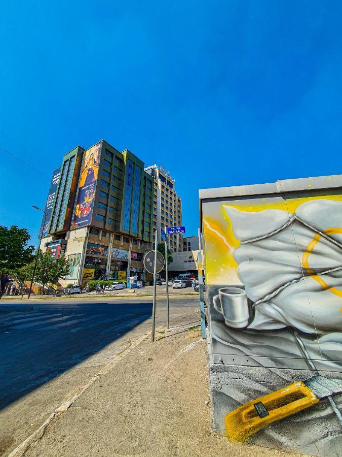 Zogu Apartments - Downtown Pristina Exteriör bild