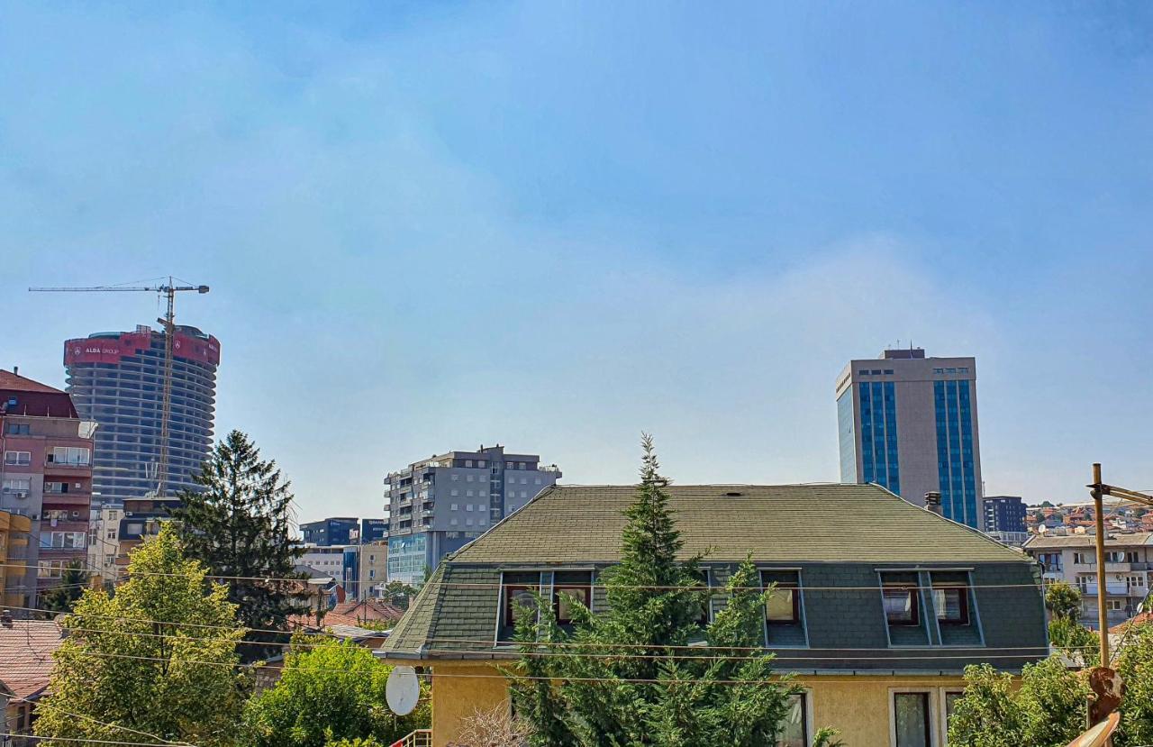 Zogu Apartments - Downtown Pristina Exteriör bild